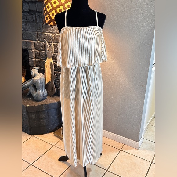 XLarge Champagne Beige Sleeveless Pleated Dress Summer Spring‎ Brunch - Picture 1 of 6